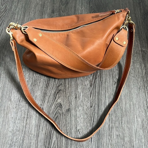 Clare V Moyen Messenger - Picture 8 of 12